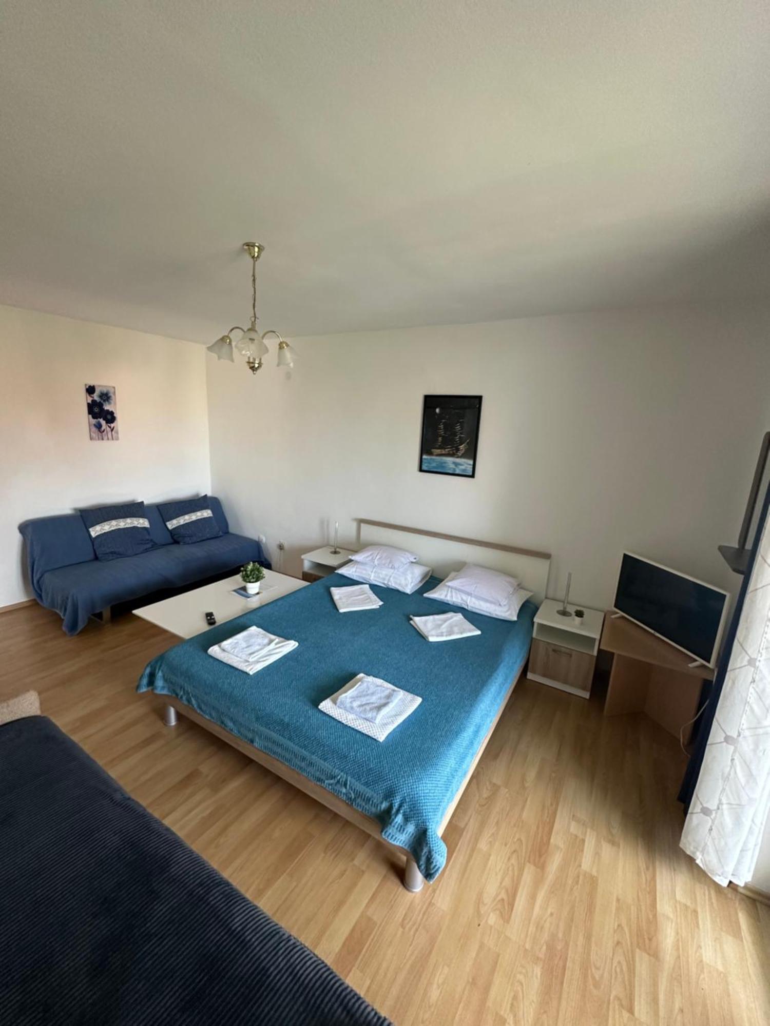 Apartment Ira